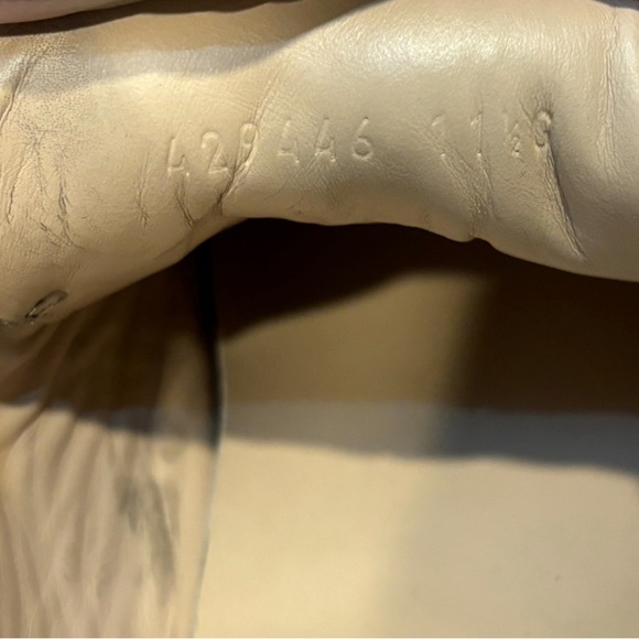 Gucci Ace Sneakers Black with Gold Bee Embroidery 🔥 - Picture 7 of 9